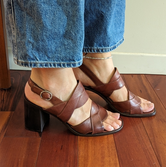 Vintage leather heeled sandals - Picture 4 of 6